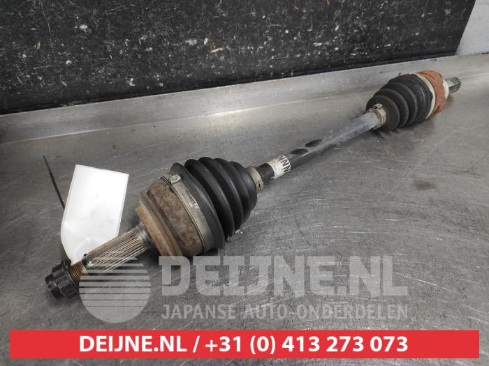 Gebruikte Steekas links-voor Toyota Yaris III (P13) 1.33 16V Dual VVT-I Prijs € 50,00 Margeregeling aangeboden door V.Deijne Jap.Auto-onderdelen BV