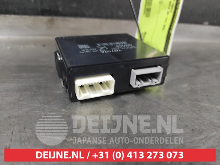 Toyota Rav-4 Handbremse Modul O649983