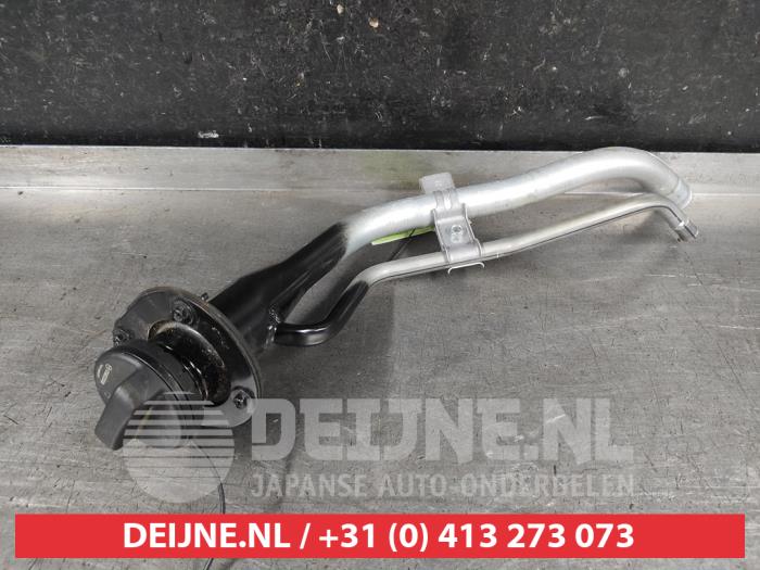 Mazda MX-5 Fuel tank filler pipe O650171