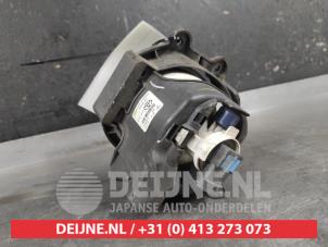 Toyota Avensis Nebelscheinwerfer rechts vorne O650269 foto 2