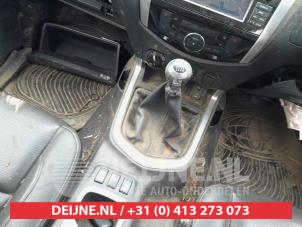 Nissan Navara Versnellingspook O650326 foto 2