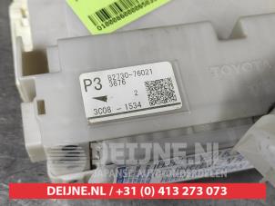 Lexus CT 200h Fuse box O650335 photo 3