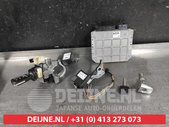 Toyota Verso Kontaktslot+Sleutel O650451