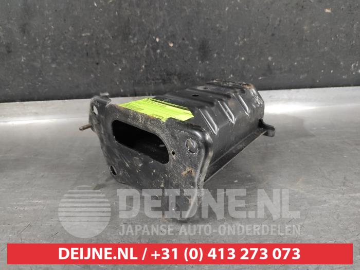 Lexus IS Bumpersteun links-voor O650531