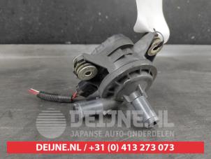 Gebruikte Extra waterpomp Lexus IS (E3) 300h 2.5 16V Prijs op aanvraag aangeboden door V.Deijne Jap.Auto-onderdelen BV