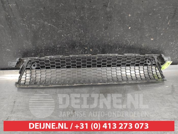 Lexus IS Bumper Rooster O650543