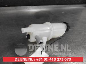 Gebruikte Expansievat Lexus IS (E3) 300h 2.5 16V Prijs € 35,00 Margeregeling aangeboden door V.Deijne Jap.Auto-onderdelen BV