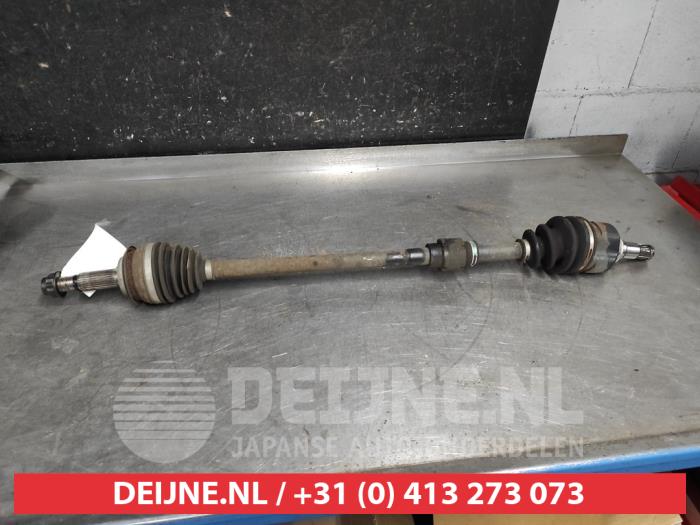 Toyota Verso-S Aandrijfas rechts-voor O650645