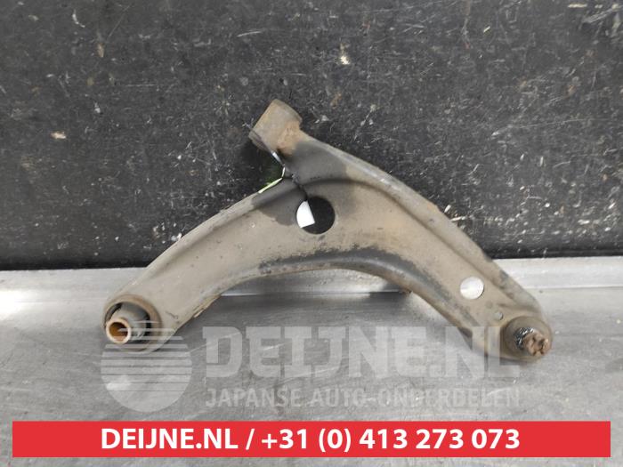 Toyota Verso-S Draagarm onder rechts-voor O650649