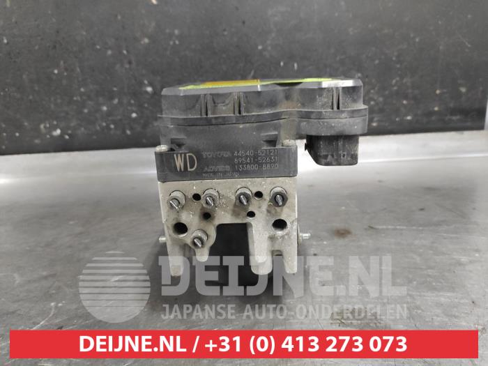 Gebruikte ABS Pomp Toyota Yaris II (P9) 1.8 16V VVT-i TS Prijs € 100,00 Margeregeling aangeboden door V.Deijne Jap.Auto-onderdelen BV