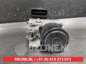 Toyota Yaris ABS Pomp O650761 foto 3