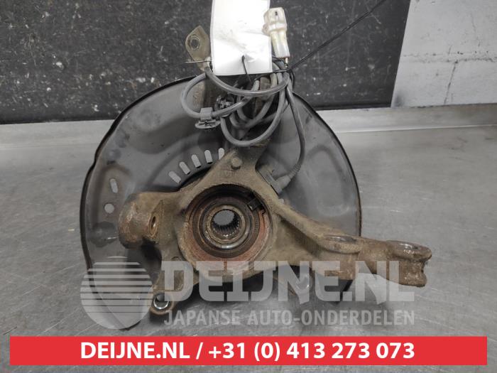Toyota Yaris Fusee links-voor O650790