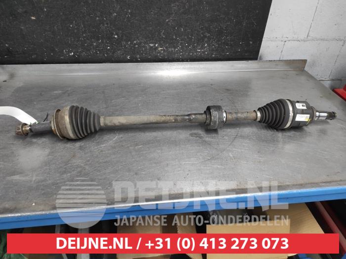 Gebruikte Steekas rechts-voor Toyota Yaris II (P9) 1.8 16V VVT-i TS Prijs € 35,00 Margeregeling aangeboden door V.Deijne Jap.Auto-onderdelen BV