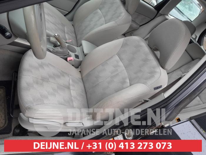 Subaru Forester Sitz links O650915