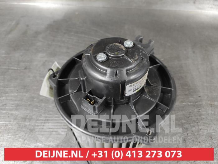 Toyota Corolla Verso Heating and ventilation fan motor O651046
