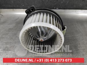 Toyota Corolla Verso Heating and ventilation fan motor O651046 photo 2