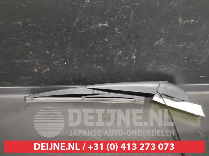 Toyota Prius Plus Rear wiper arm O651121