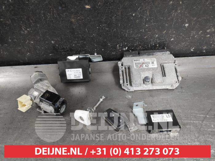 Toyota Aygo Zündschloss+Schlüssel O651125