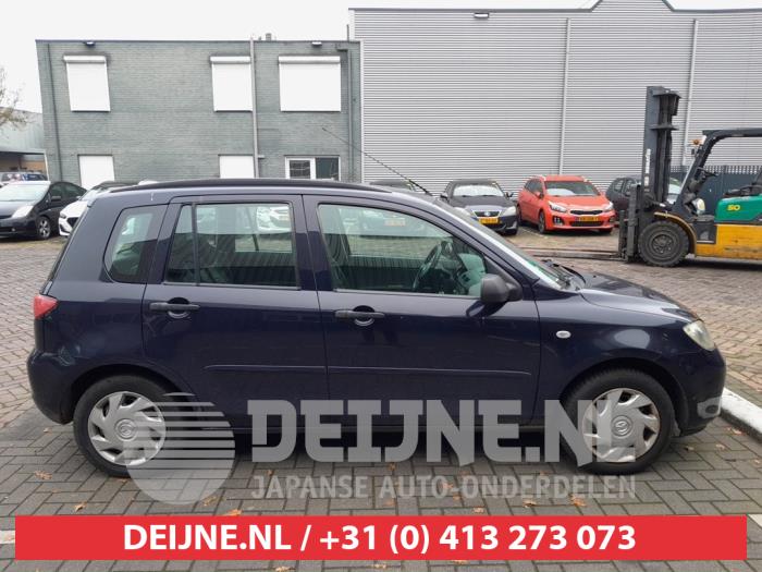 Mazda 2 Tür 4-türig rechts vorne O651324