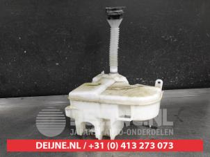Lexus IS Front windscreen washer reservoir O651359 photo 2