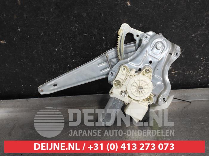 Toyota Corolla Ruitmechaniek 4Deurs links-achter O651365