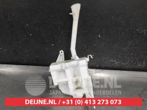 Toyota Verso Ruitensproeiertank voor O651372 foto 2