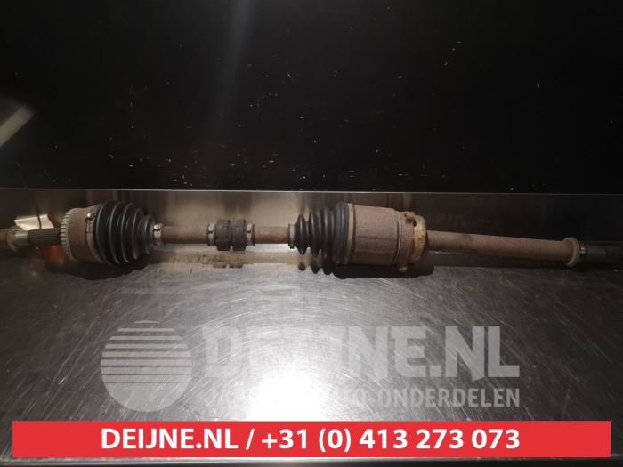 Gebruikte Steekas rechts-voor Nissan Primera (P12) 2.0 16V Prijs € 45,00 Margeregeling aangeboden door V.Deijne Jap.Auto-onderdelen BV