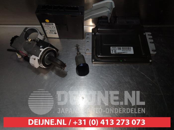 Nissan Primera Zündschloss+Schlüssel O335068