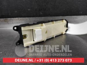 Toyota Prius Multi-functional window switch O652070 photo 2