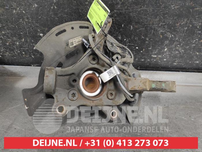 Hyundai I30 Fusee links-voor O652110