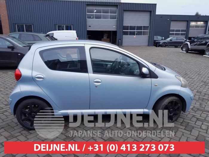 Toyota Aygo Tür 4-türig rechts hinten O652261