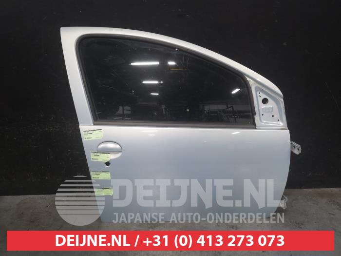 Toyota Aygo Tür 4-türig rechts vorne O652264