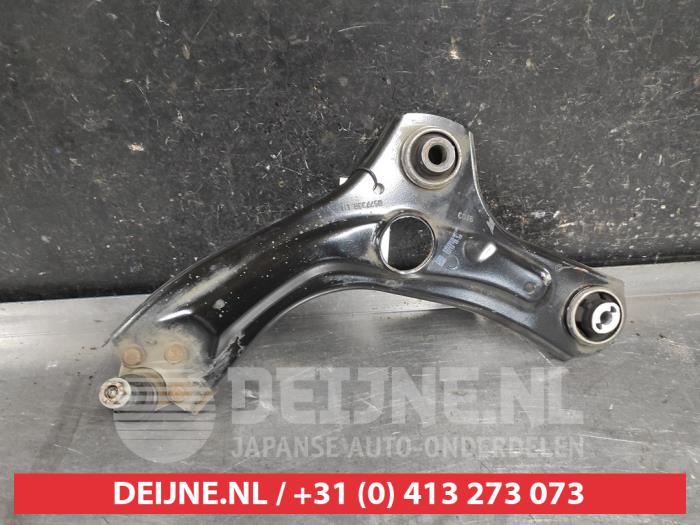 Nissan Juke Draagarm onder links-voor O652390
