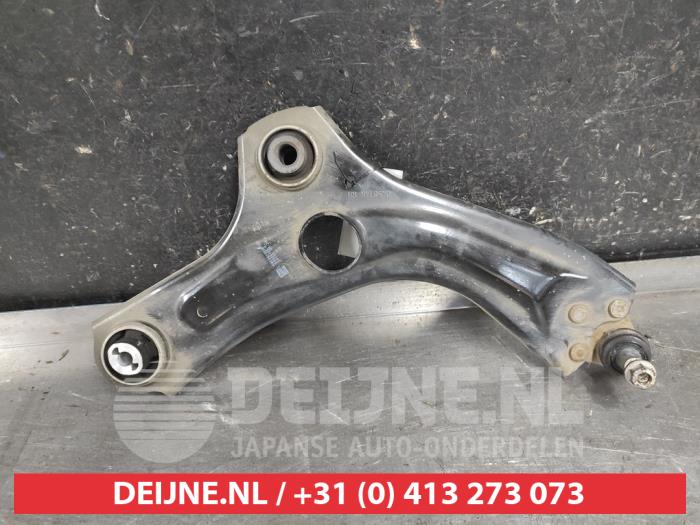 Nissan Juke Draagarm onder rechts-voor O652391