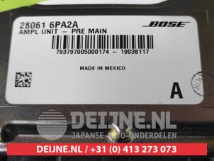 Nissan Juke Radio versterker O652472 foto 2