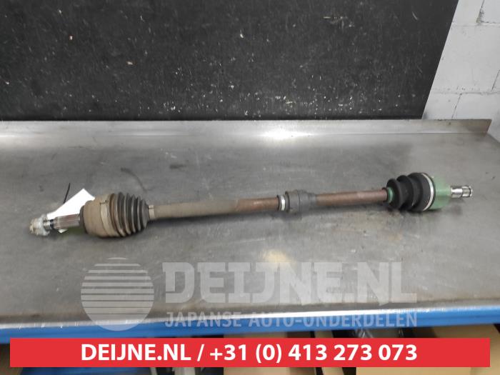 Mitsubishi Lancer Aandrijfas rechts-voor O652629