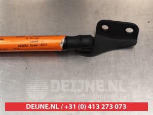 Suzuki Swift Gasdemper rechts-achter O295383 foto 2