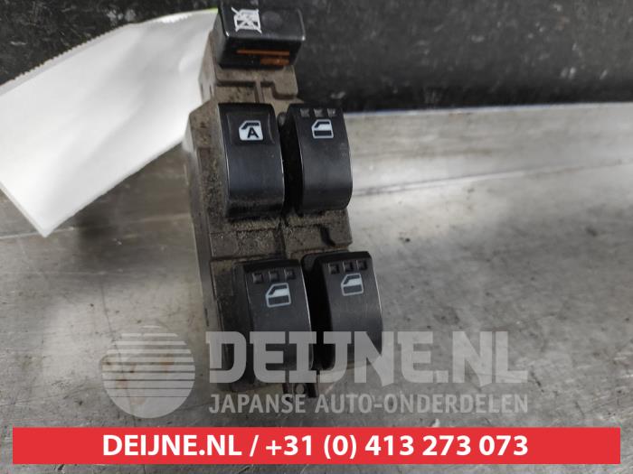 Daihatsu Sirion Combischakelaar ramen O652693