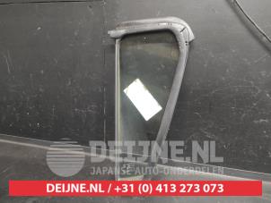 Daihatsu Sirion Driehoeks Ruit rechts-achter O652709 foto 2