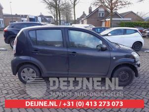 Daihatsu Sirion Driehoeks Ruit rechts-achter O652709 foto 3