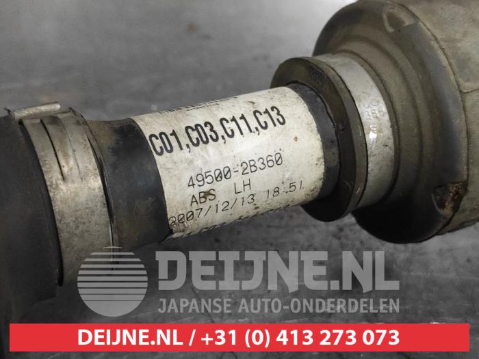 Gebruikte Aandrijfas links-voor Hyundai Santa Fe II (CM) 2.2 CRDi 16V 4x2 Prijs € 50,00 Margeregeling aangeboden door V.Deijne Jap.Auto-onderdelen BV