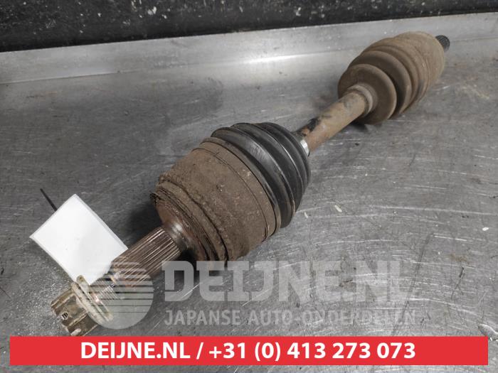 Gebruikte Steekas links-voor Mitsubishi Pajero Hardtop (V6/7) Prijs € 75,00 Margeregeling aangeboden door V.Deijne Jap.Auto-onderdelen BV