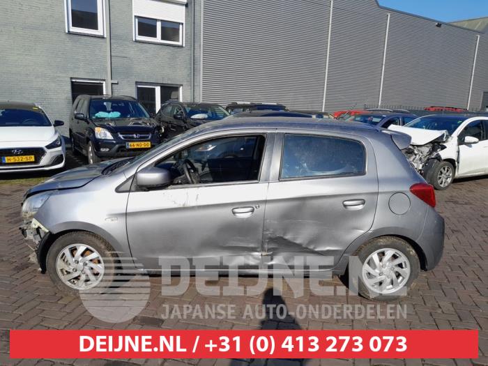 Mitsubishi Space Star Türscheibe 4-türig links hinten O653069