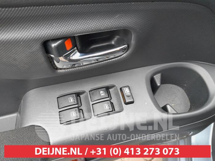 Daihatsu Materia Combischakelaar ramen O653242