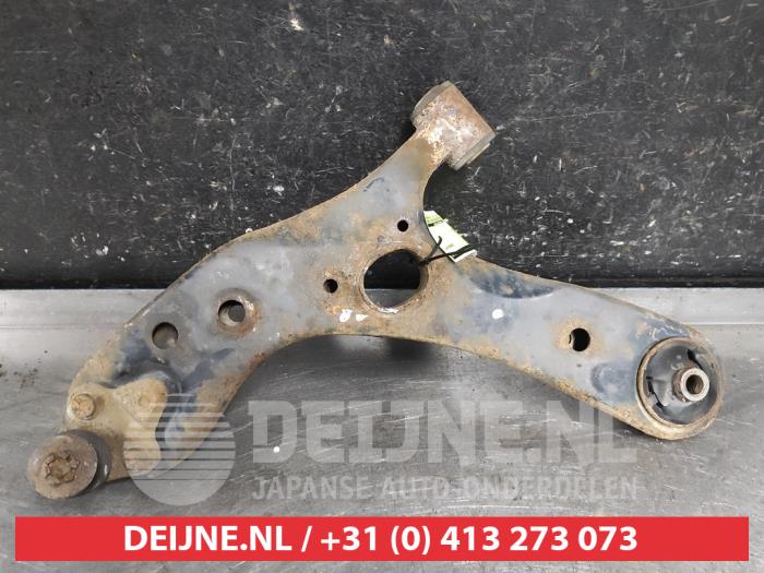 Toyota Prius Draagarm onder links-voor O653306