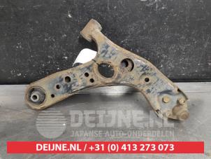 Toyota Prius Front lower wishbone, left O653306 photo 2