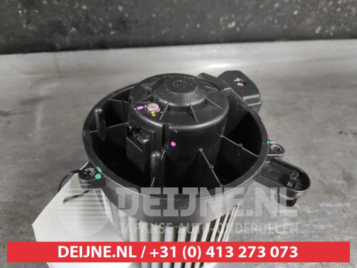 Suzuki Celerio Kachel Ventilatiemotor O653410
