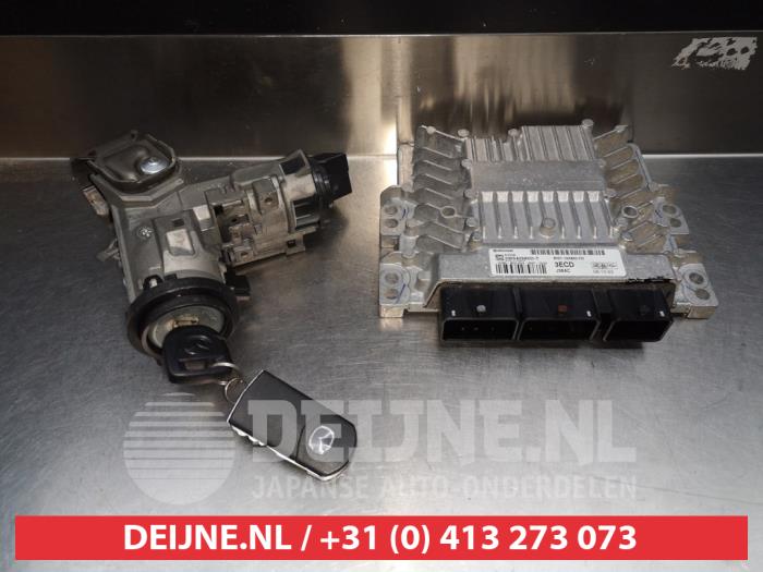 Mazda 2 Kontaktslot+Sleutel O334646