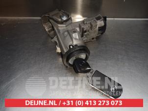 Mazda 2 Ignition lock + key O334646 photo 2