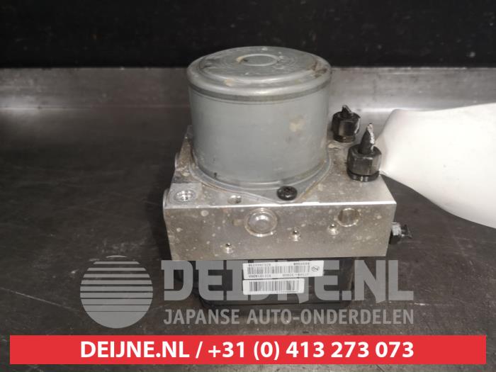 ABS Pomp van een Kia Ceed Sportswagon (CDF) 1.6 CRDi 16V 115 Eco-Dynamics+ 2020